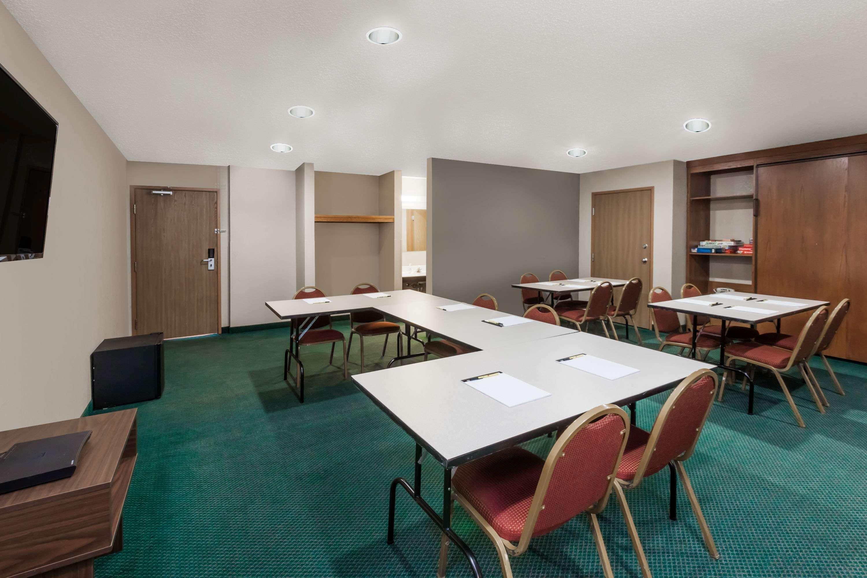 מלון Super 8 By Wyndham Ionia Mi מראה חיצוני תמונה