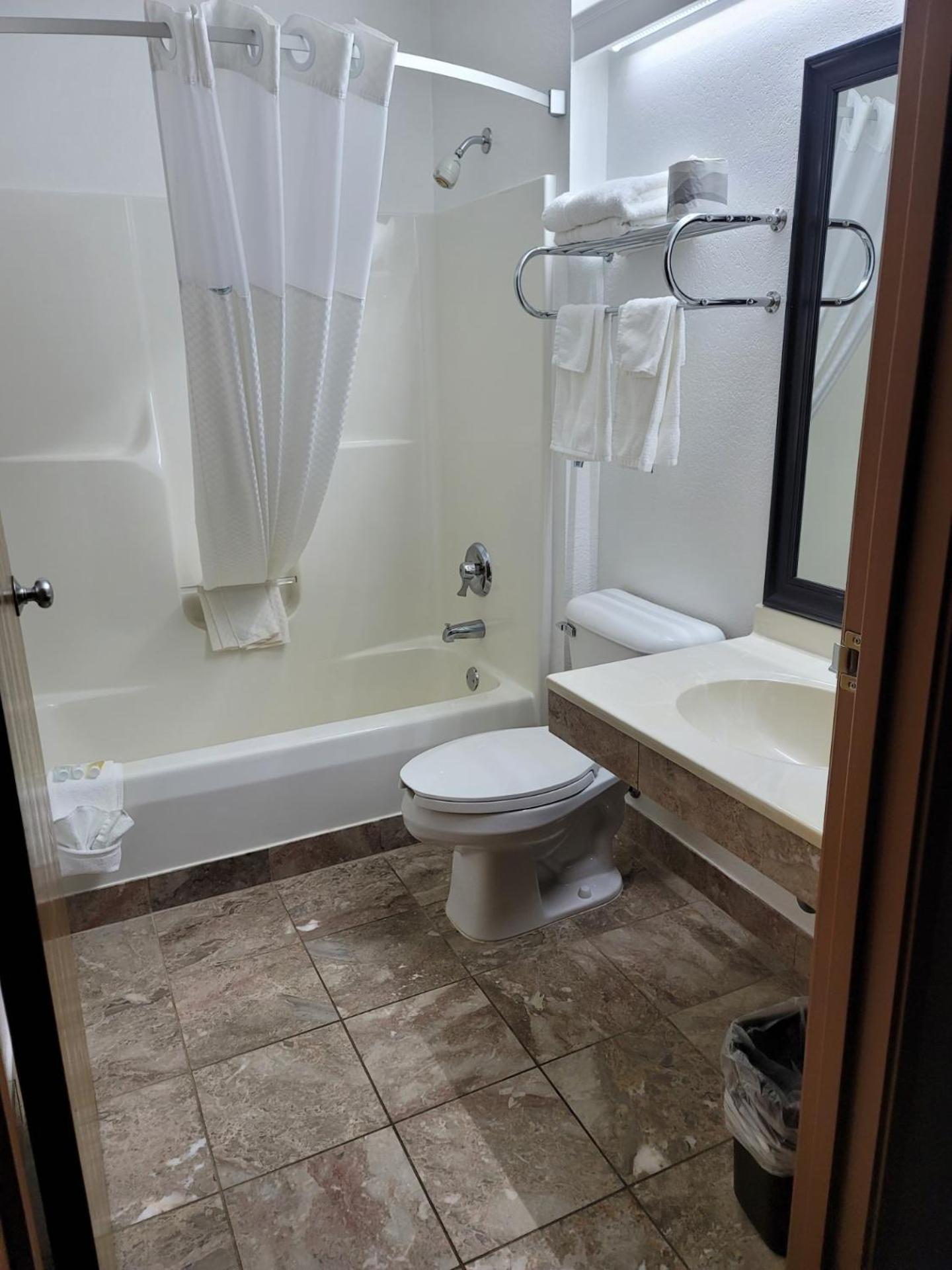 מלון Super 8 By Wyndham Ionia Mi מראה חיצוני תמונה